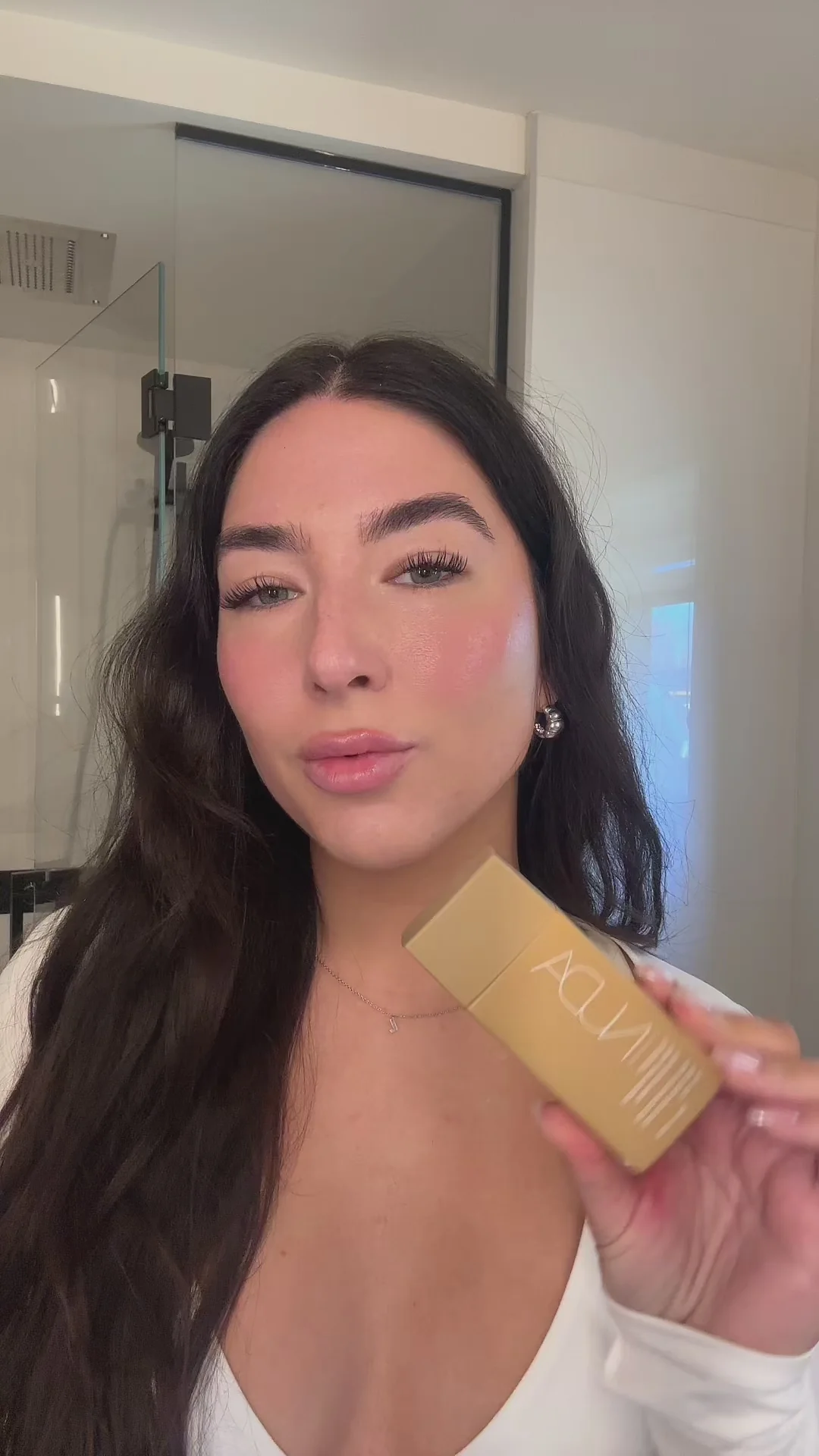 Nuda Solarglow Sunscreen Video